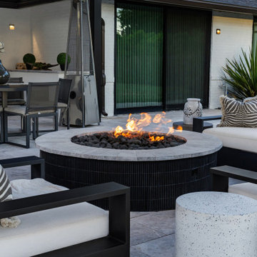 Mid-Century Modern Landscape Escape in Arcadia Pool, Outdoor Bar & Lush Front