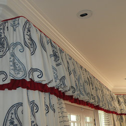 Kitchen and Family Room - Saddle River, NJ - Valances