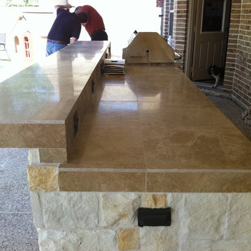 Houston Outdoor Kitchen and Media Area - Long, Narrow Space
