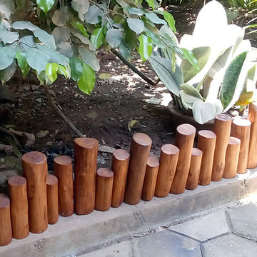 Teak Log Wood Lawn Edging
