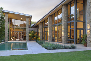 Modern exterior home idea in Dallas