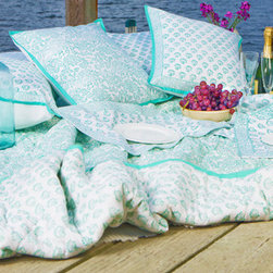 French Country  Quilts - Bedroom Products