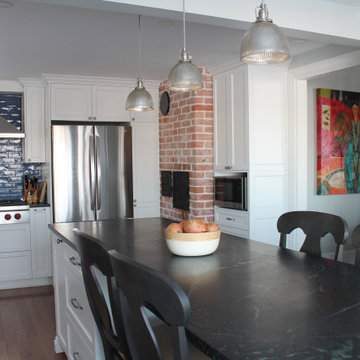 Victorian Lakefront Home (Hudson)