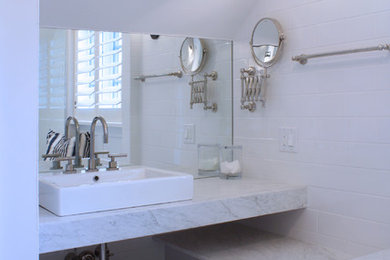 Inspiration for a contemporary bathroom remodel in Chicago