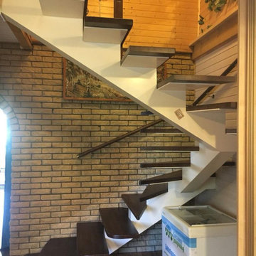 Лестница на монокосоуре с забежными ступенями
