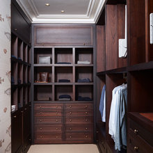 Walk-In Wardrobe