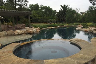 This is an example of a mediterranean swimming pool in Los Angeles.