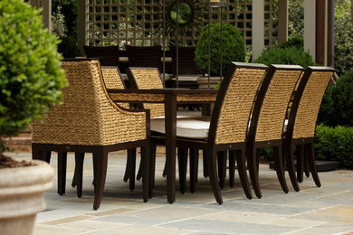 Example of a classic patio design in Birmingham