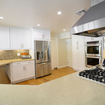 Bright & Spacious Kitchen
