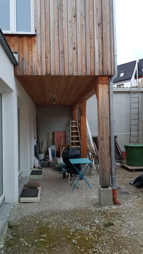 Überdachte Terrasse: dunkle und helle Farbtöne passend kombinieren?