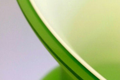 Maigrüne Überfangvase, Opalweiß grün transparent, Kristall Überfang