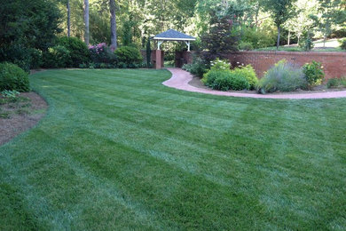 Inspiration for a contemporary landscaping in Atlanta.