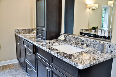 Inspiration for a timeless bathroom remodel in Chicago