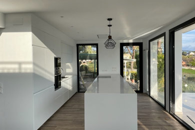 Modelo de diseño residencial minimalista de tamaño medio