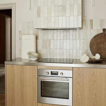 Light oak kitchen cabinets