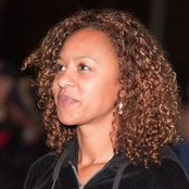 Chrisula Tshawanes foto