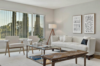 Minimalist living room photo in San Francisco