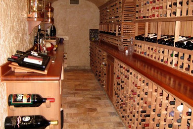 Idées déco pour une cave à vin craftsman.