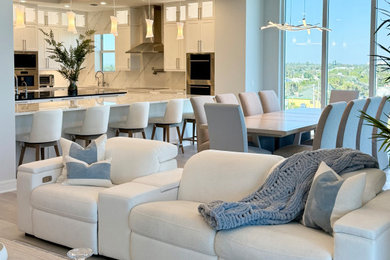 Living room photo in Orlando