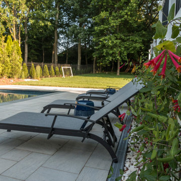 Elegant Pool & Entertaining Deck