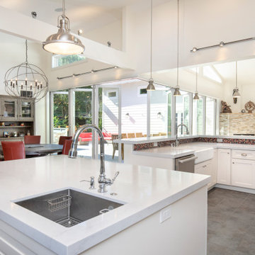 Walls Disappear Creating an Indoor/Outdoor Lifestyle with Zero Corner Bifolds