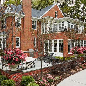 Composed Colonial