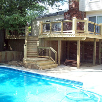 Pressure Treated deck with diamond dental molding & Diamond King Post,