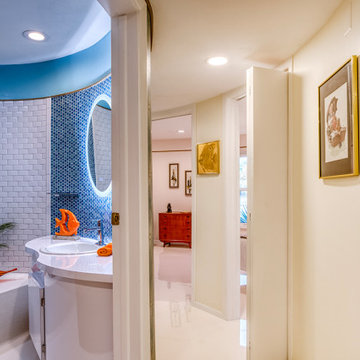 Mid-Century Modern Bathroom With Curved Design — Sarasota Round House