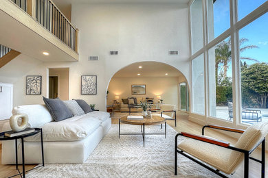 Photo of a modern living room in Santa Barbara.