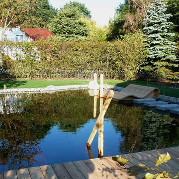 Hausgarten mit Schwimmteich
