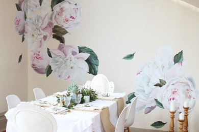 Dining room - dining room idea in Vancouver