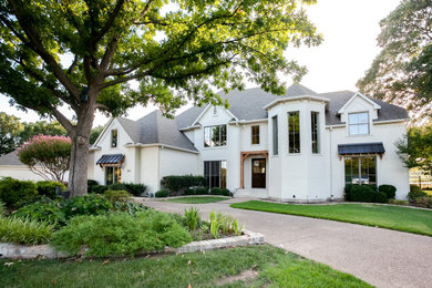 Exterior home idea in Dallas