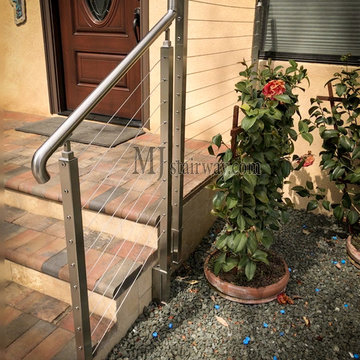 Residential cable railing system
