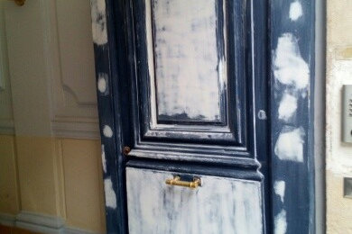 Réfection peinture de porte d'immeuble dans Paris