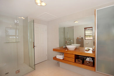 Inspiration for a modern bathroom in Sunshine Coast.