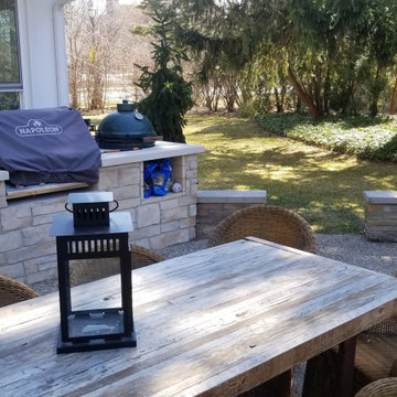 Outdoor Patio Fireplace and Grill