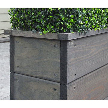 Patio Space with boxwood hedge and planter