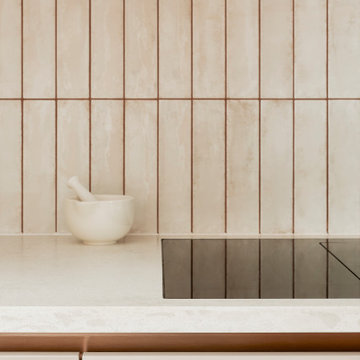 Japandi-inspired Kitchen with Bronze Handleless Channel