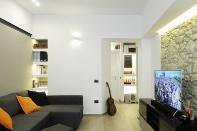 Design ideas for a modern living room in Cagliari.