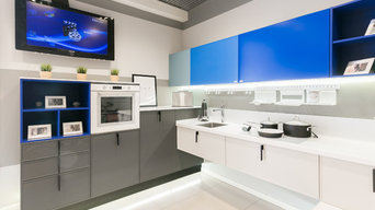 Бело-синяя кухня