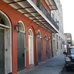 1014 Chartres Street - Lighting