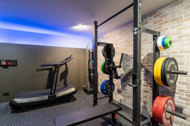 Inspiration for a home gym remodel in Chicago