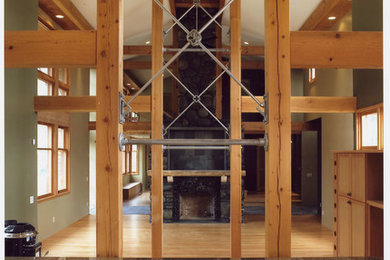 Country home design photo in Portland