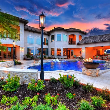 Luxurious Pool and Spa with Fire Feature