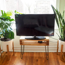 that box to fit the legs of the tv stand!