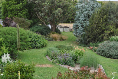 Inspiration for a country garden in Melbourne.
