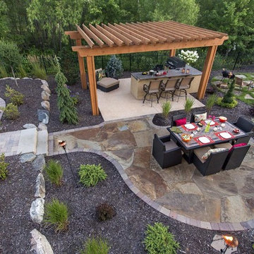 Dining Patio & Outdoor Bar – Family Friendly Outdoor Living