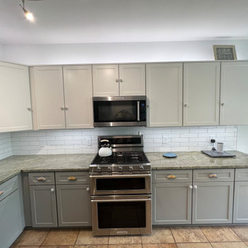 Traditional Kitchen Remodel Done in a Subtle Two-Tone Color