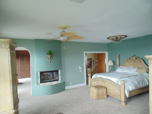 What color to paint bedroom to sell house? Adjoining room beige (pic)