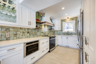 Example of an arts and crafts kitchen design in Ottawa